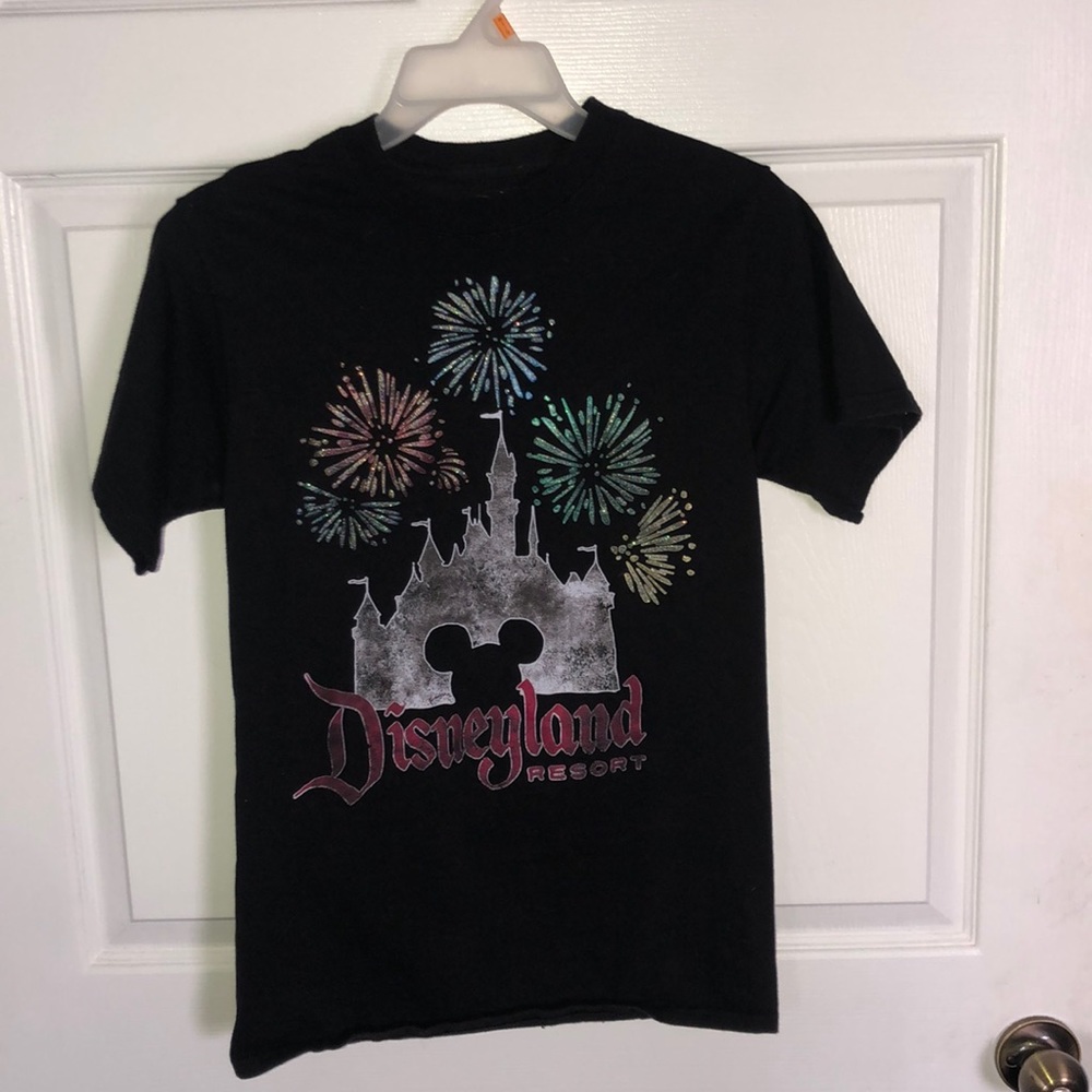 Disneyland resort shirt small